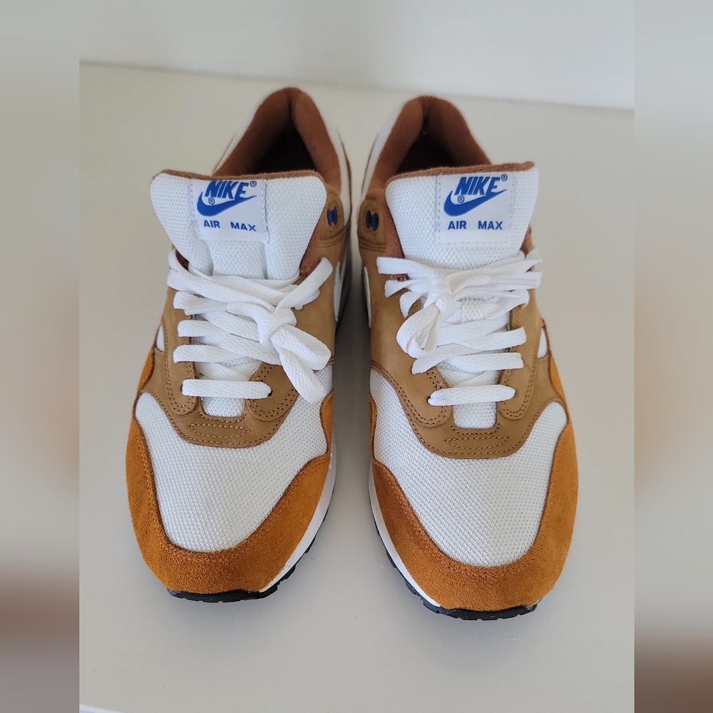 NIKE Like New in OG BOX 10.5M Air Max 1 Premium Retro Sneakers - Picture 4 of 11